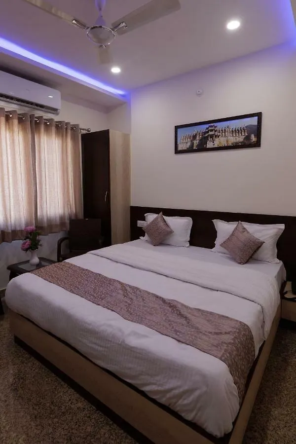 Vardan Villa Udaipur 2*,  India